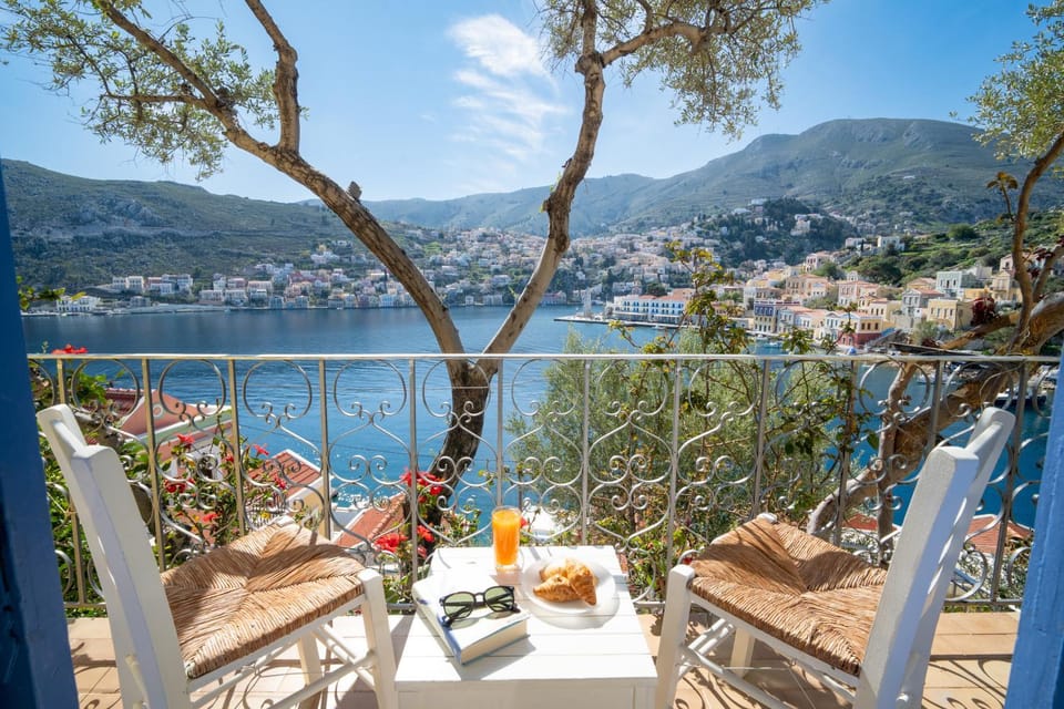 Patio, Nearby landmark, Day, Natural landscape, View (from property/room), Balcony/Terrace, Food and drinks, Dining area, Food, Lake view, Mountain view, River view, Sea view, Drinks