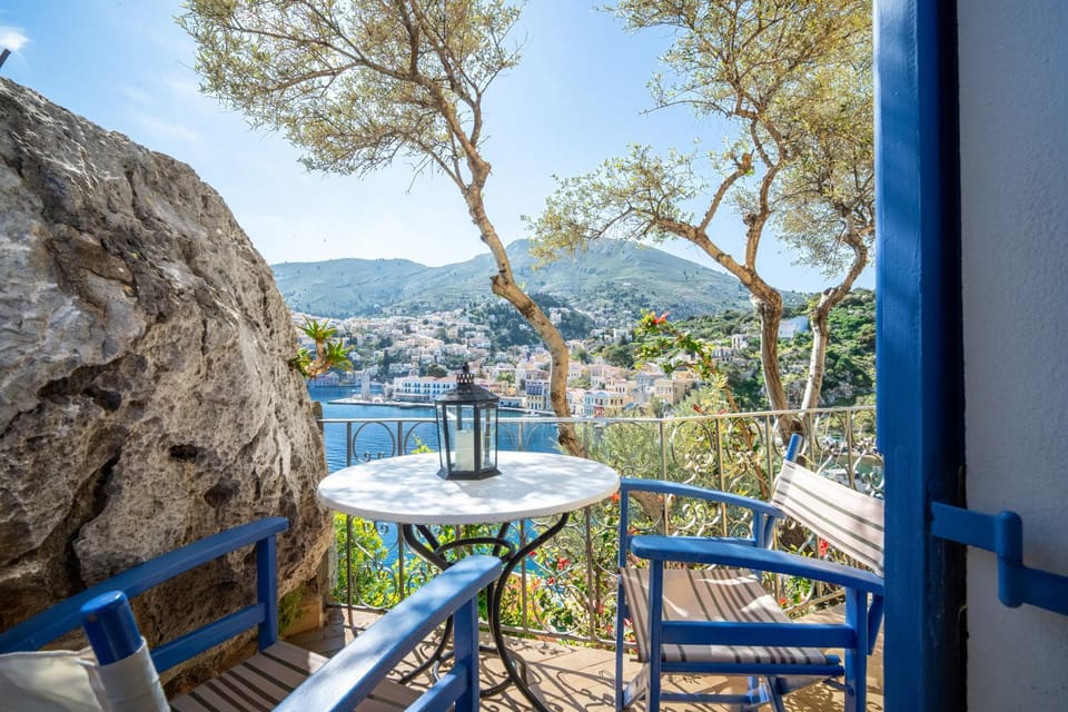 Patio, Nearby landmark, Day, Natural landscape, View (from property/room), Balcony/Terrace, Living room, Seating area, Dining area, Mountain view, Sea view