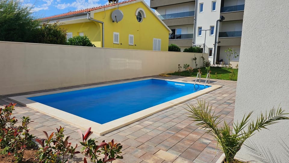 Property building, Swimming pool