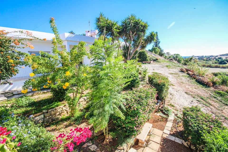 Garden view, Sea view