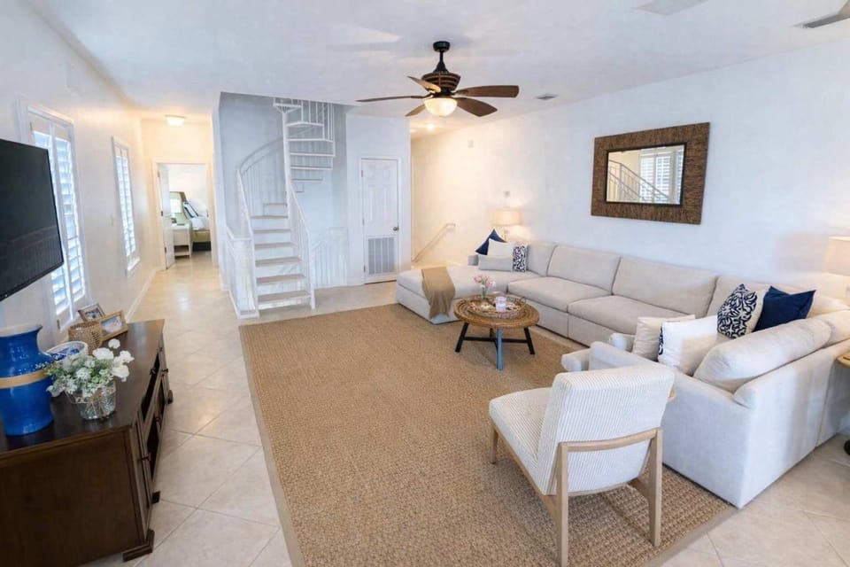Sunset Bay Views - Private 3 Levels - Rooftop Patio House in South Padre Island