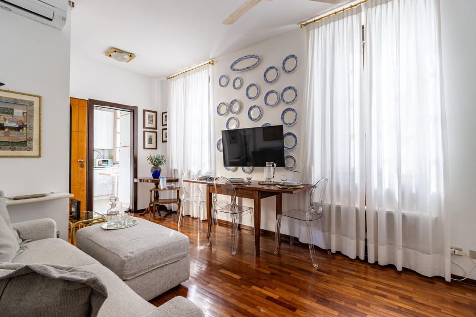 Living room, Dining area, Lunch