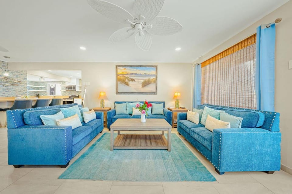 Palm Beach 4BR Villa | Beach Vibe by Bocobay Villa in Noord