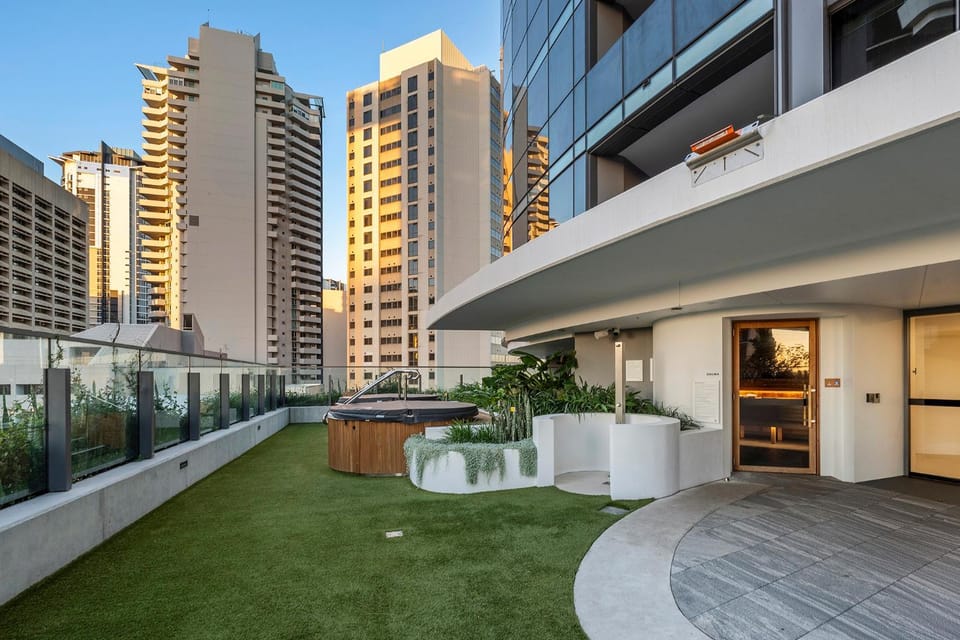 Star WaterView - All Inclusive Sleep 4 - Resort Access - Gym Pool Sauna Spa Apartment in Brisbane City