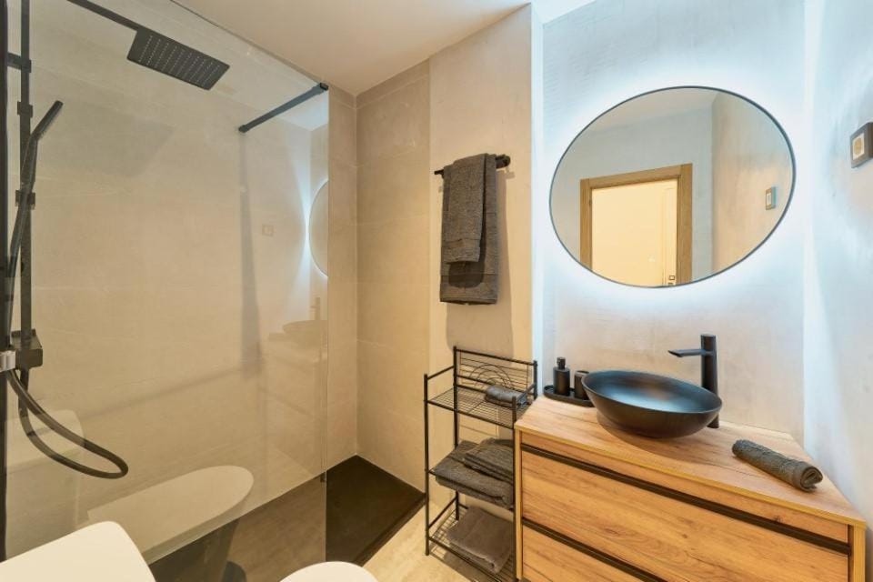 Heart of Malaga Rooftop Pool with Private Parking Apartment in Malaga