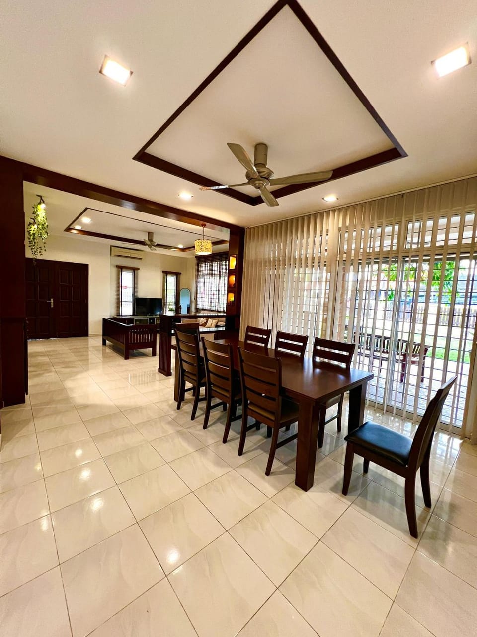 Living room, Dining area