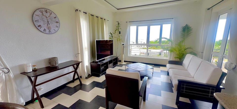 Ensuite Room in a shared apartment with pool Vacation rental in Rivière Noire District, Mauritius