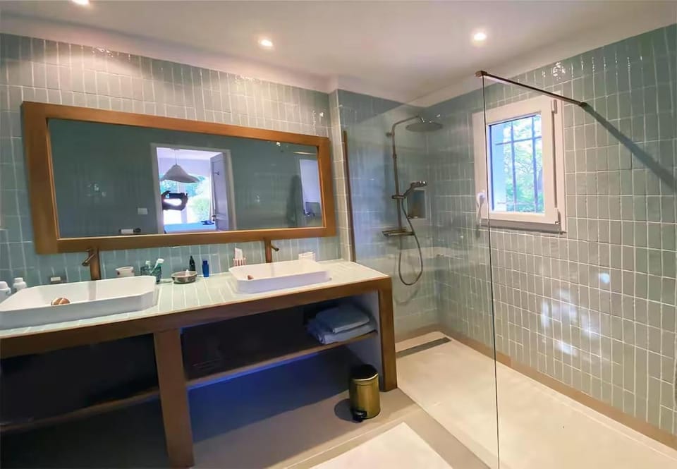 Luxury Villa, Infinity Pool, Beach 5 min Villa in Gassin