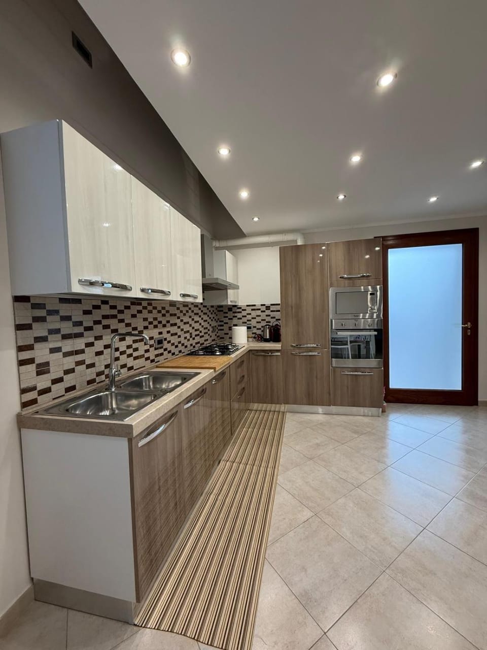 Kitchen or kitchenette, oven, stove