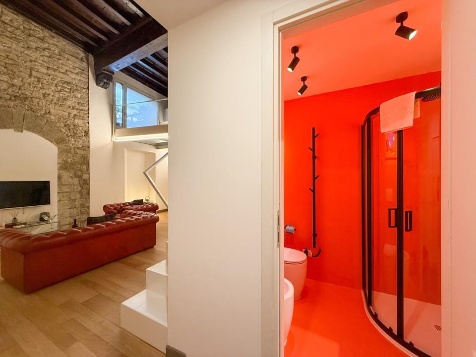 Shower, Toilet, Bathroom, towels