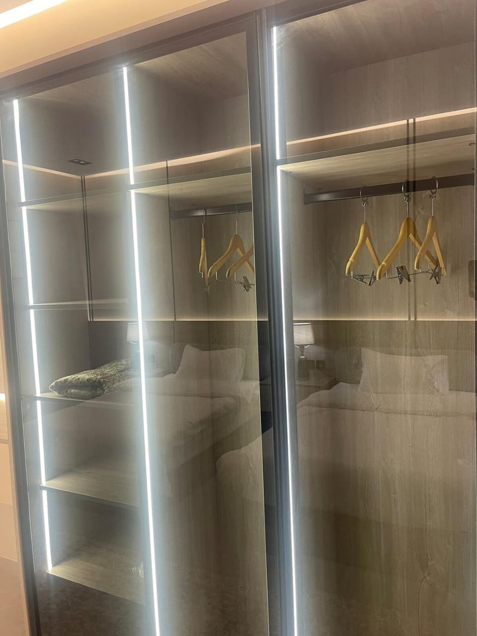 Two-bedroom hotel apartment and a hall close to the campus and services Apartment in Medina