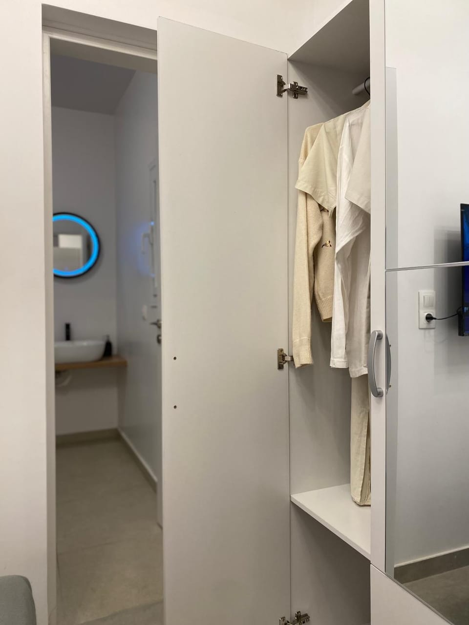 Bedroom, wardrobe
