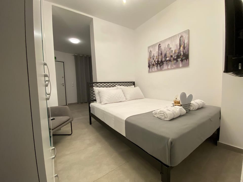 Bed, Decorative detail, Bedroom, wardrobe