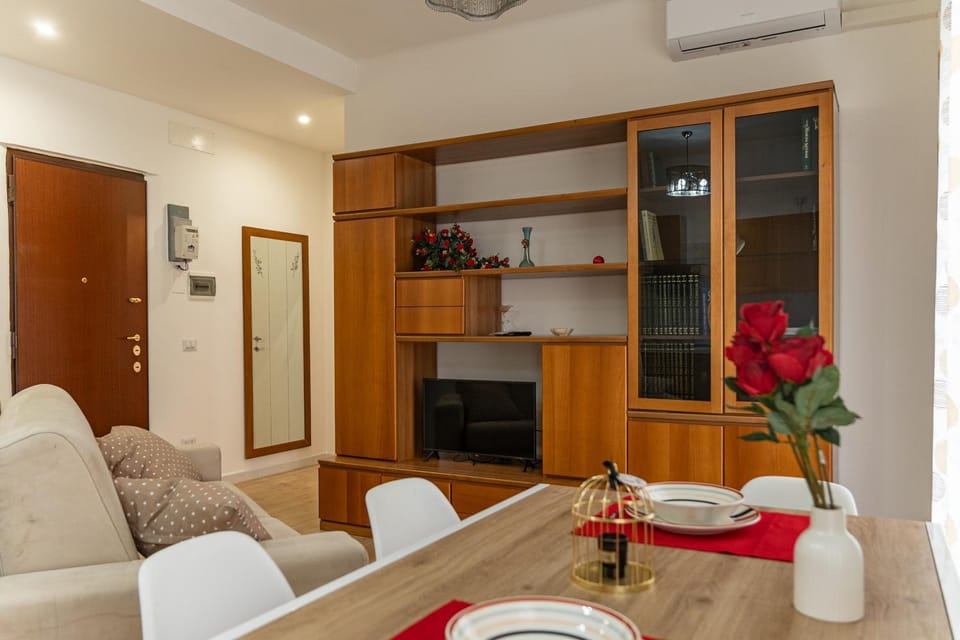 TV and multimedia, Kitchen or kitchenette, Living room, Seating area, Dining area, minibar, air conditioner