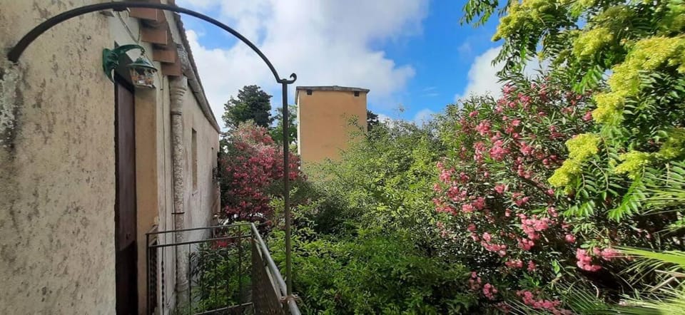Fairy Tales Garden With private Parking Apartment in Erice