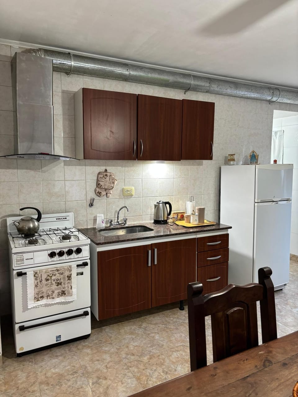Kitchen or kitchenette, oven