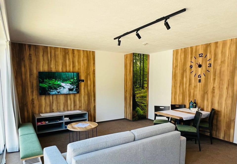 TV and multimedia, Living room, Dining area