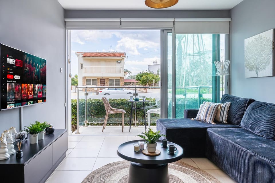 Patio, View (from property/room), Balcony/Terrace, Living room, Seating area, Dining area