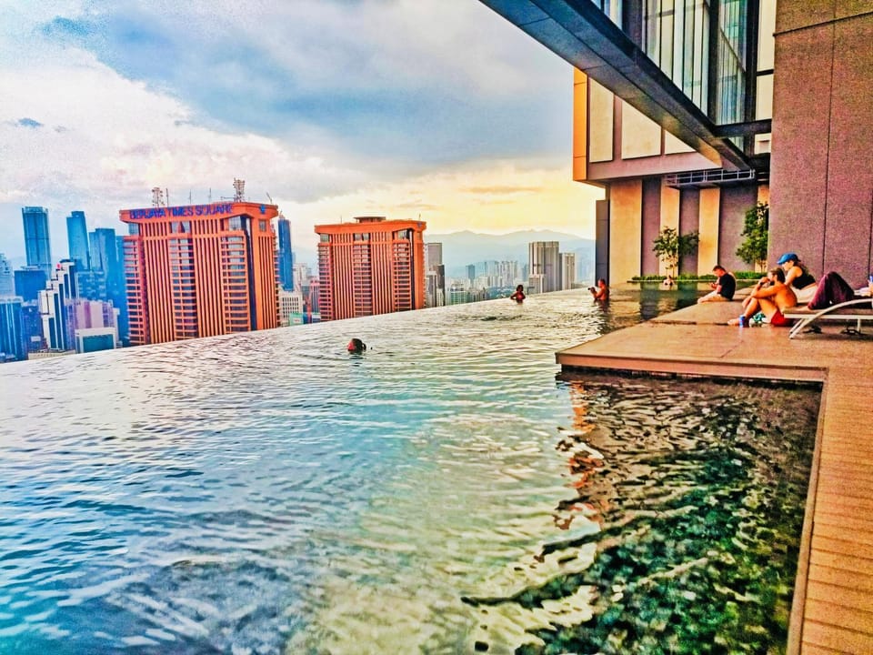 Property building, Nearby landmark, Day, City view, Pool view, Sea view, Swimming pool, Swimming pool