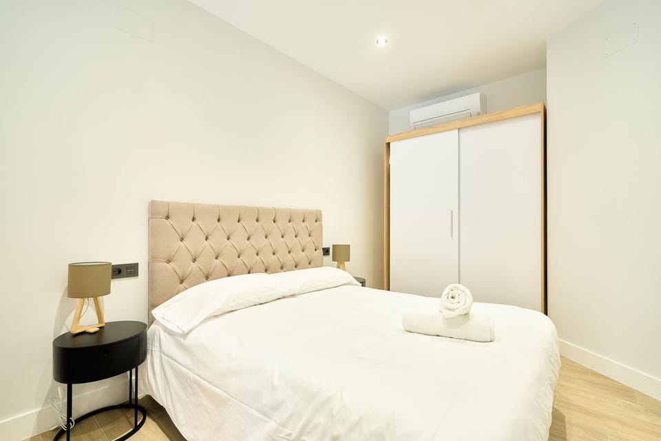 Bed, Photo of the whole room, Bedroom, towels, wardrobe
