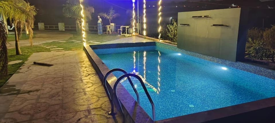 Swimming pool, Swimming pool