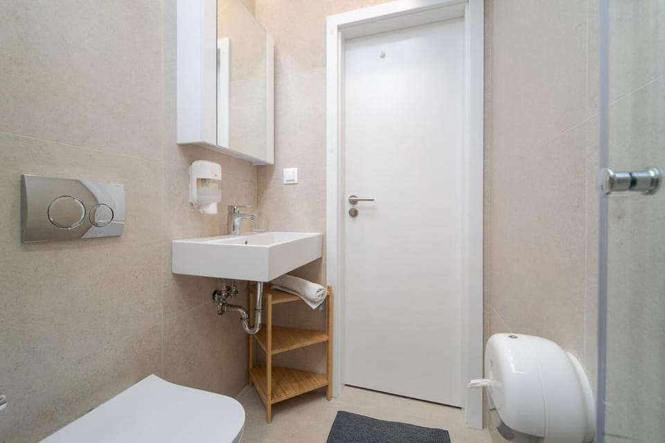 Toilet, Bathroom
