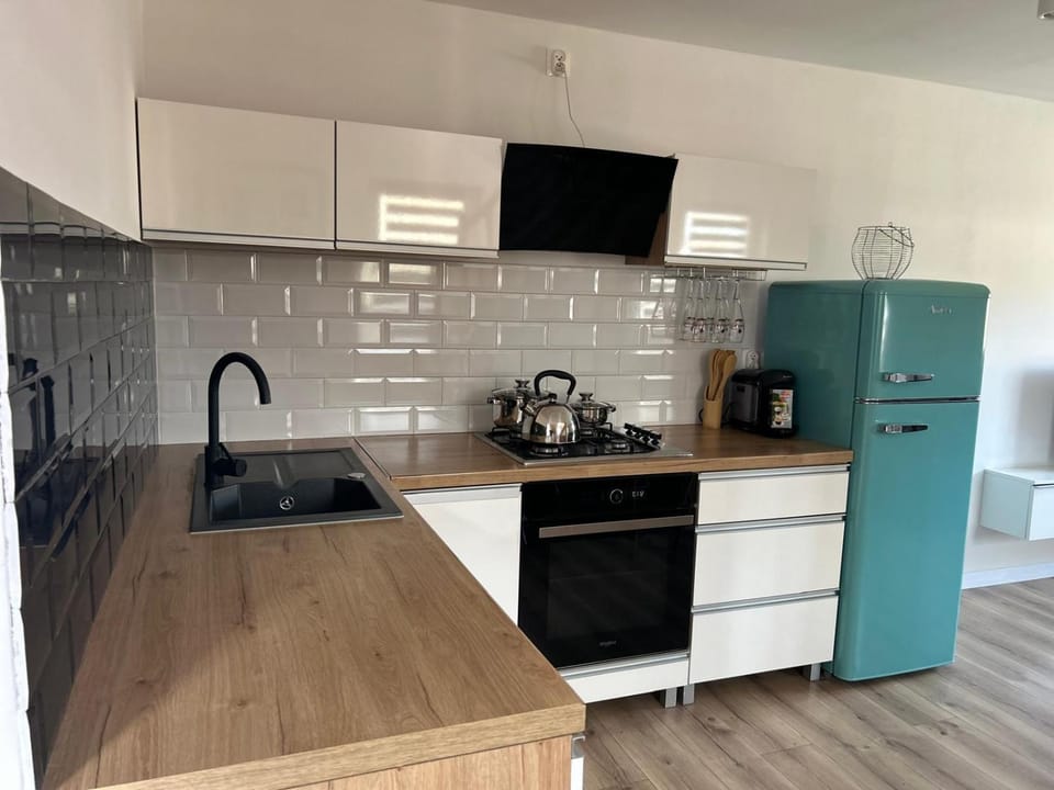 Coffee/tea facilities, Kitchen or kitchenette, dishwasher, microwave