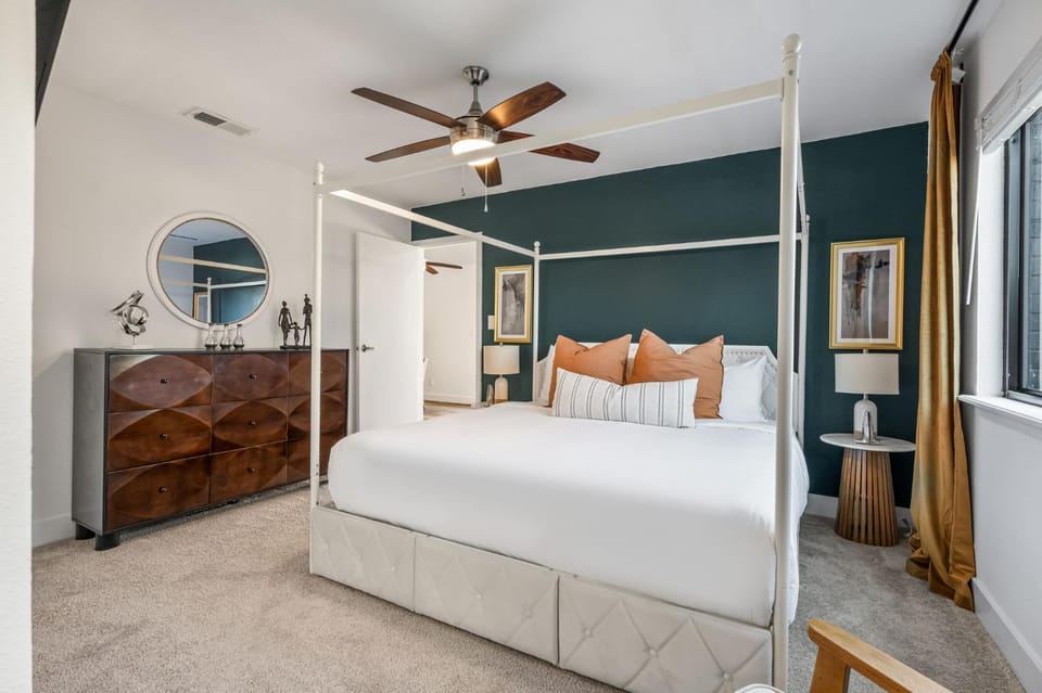 The Orange Door - Unit A - Heated Plunge Pool House in Austin