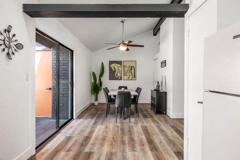 The Orange Door - Unit B - Travis Heights Duplex House in Austin