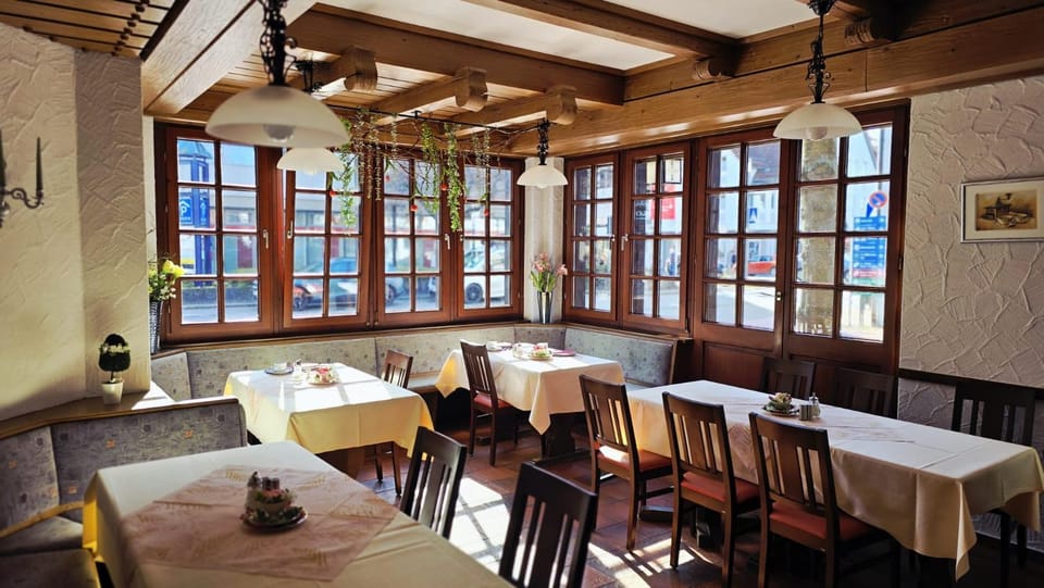 Restaurant/places to eat