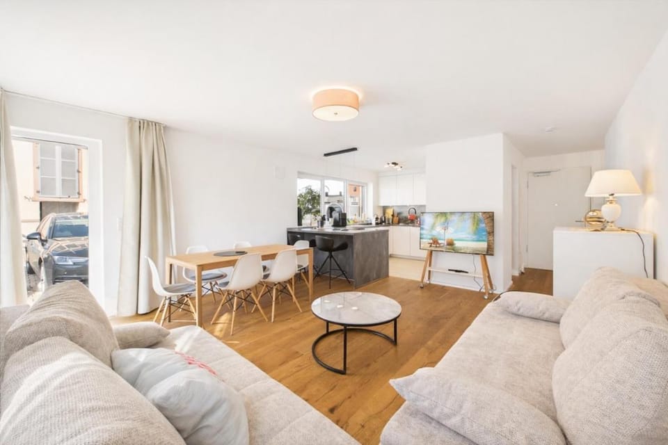 Maisonette-Wohnung I 125 qm I Garten I 2 Parkplätze Apartment in Wiesbaden