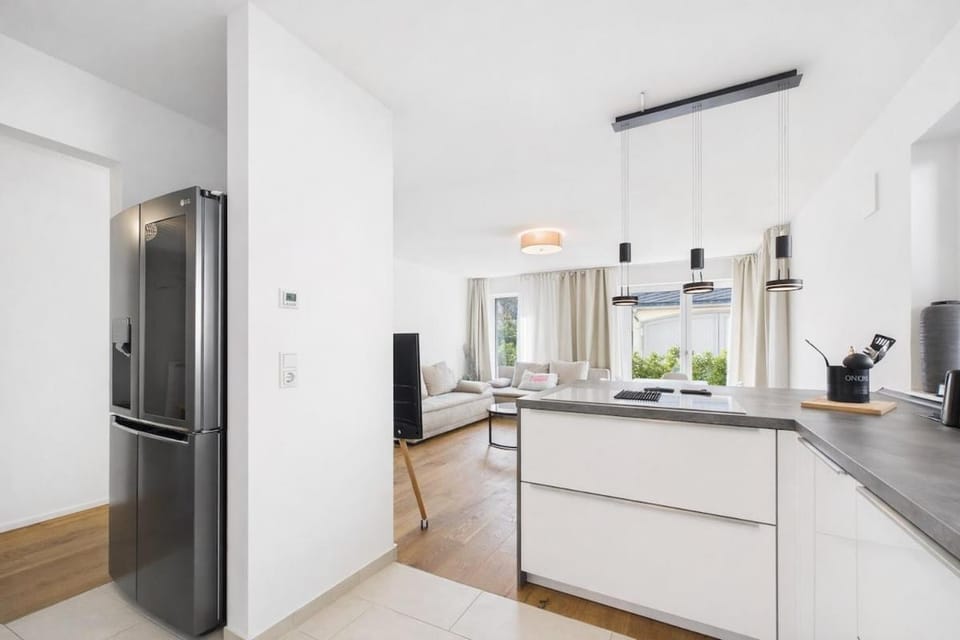 Maisonette-Wohnung I 125 qm I Garten I 2 Parkplätze Apartment in Wiesbaden