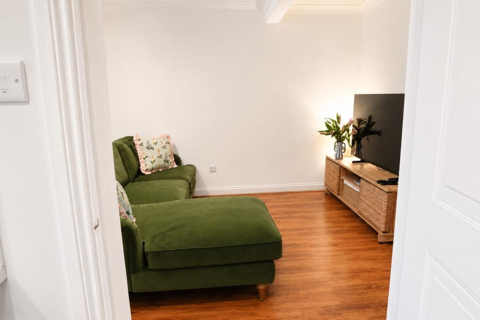 Lymington- Hidden Courtyard Retreat in Central Lymington Apartment in Lymington