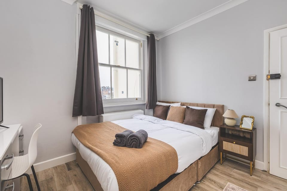 South Kensington Apt w Arcade! 3 Min To Station, Sleeps 8! Apartment in City of Westminster