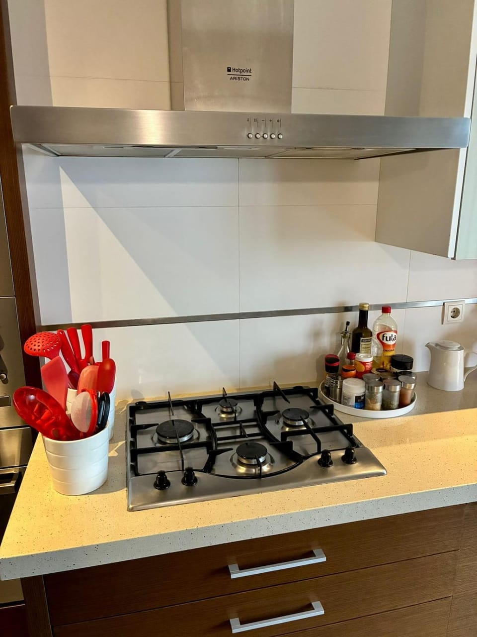 Kitchen or kitchenette, Communal kitchen, stove