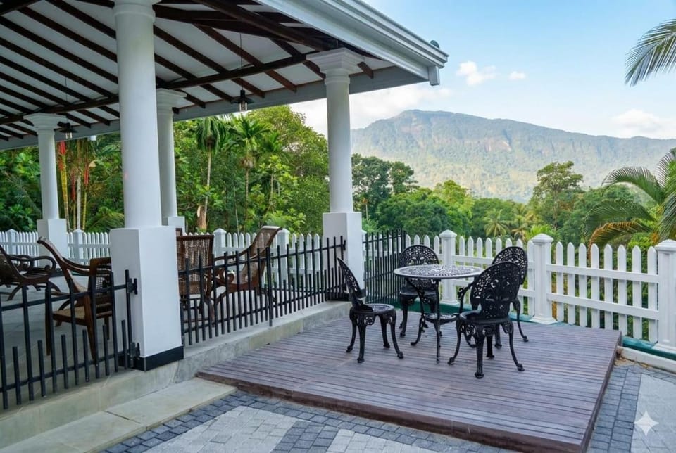 Villa Summer Hill Holiday Bungalow House in Sri Lanka