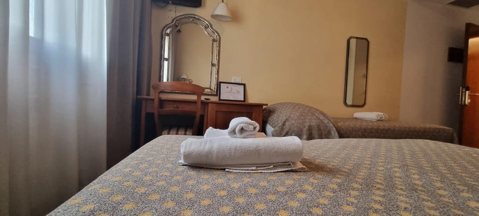 UNITY BANK HOTEL Termale Padova RC12 Hotel in Veneto