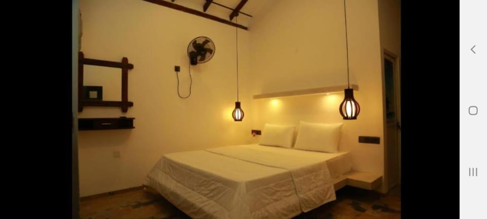 Midigama Holiday Inn Bed and Breakfast in Southern Province