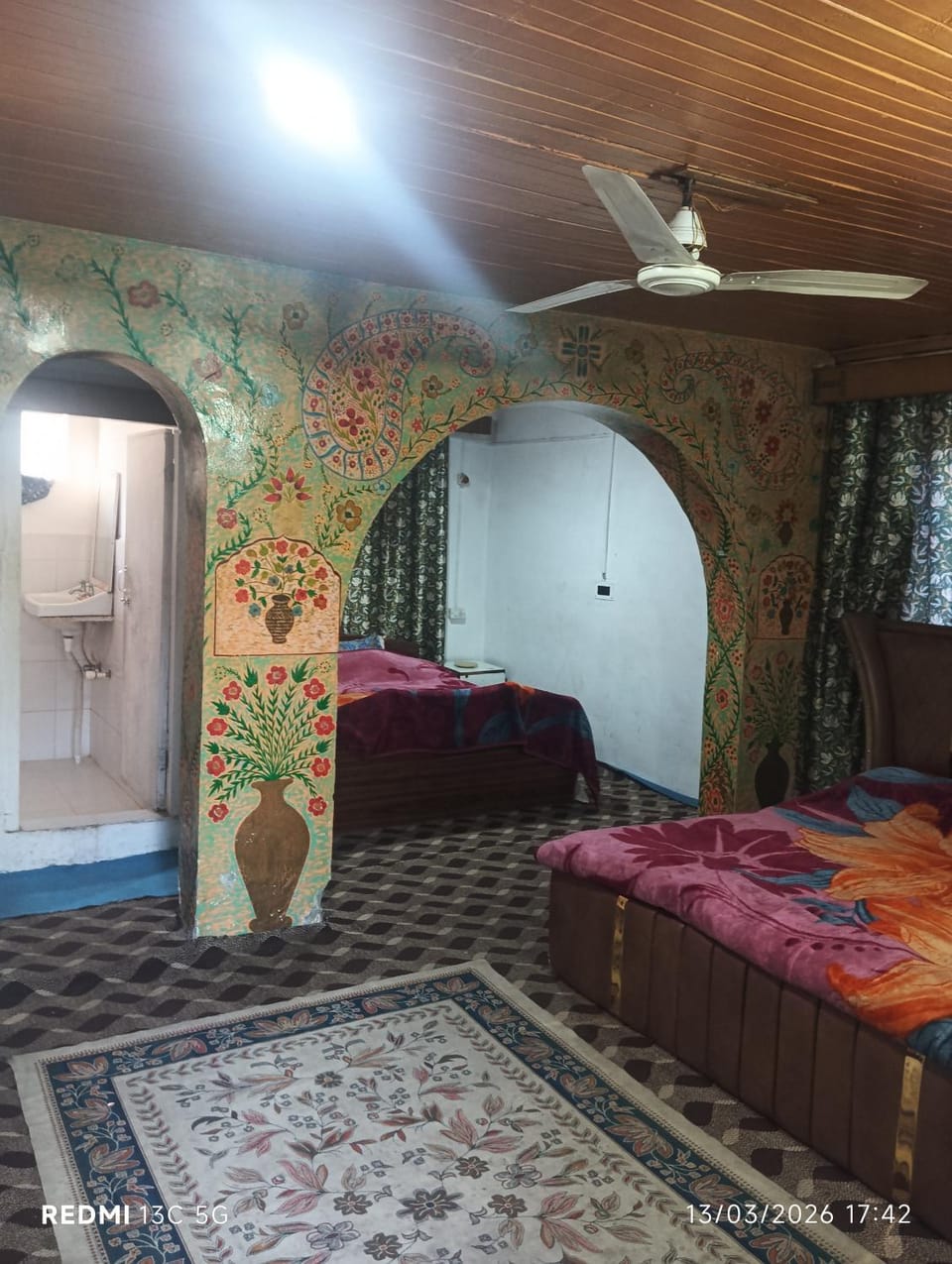 New shalimar dal view Hotel in India