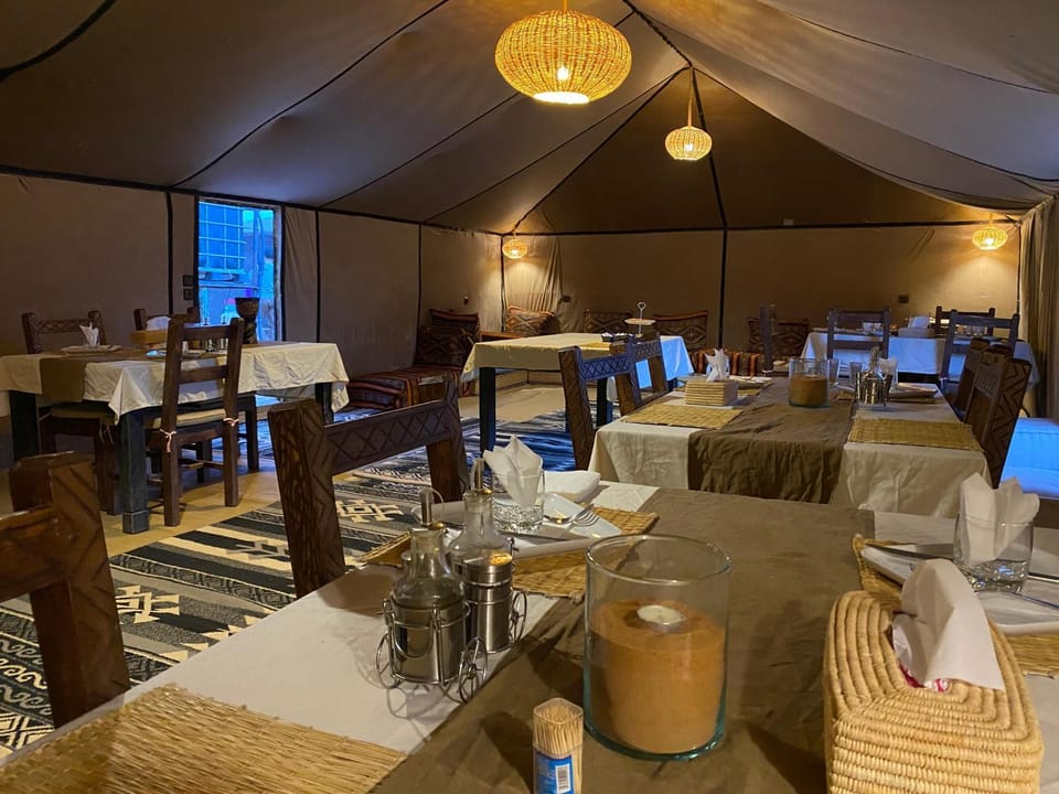 Property building, Restaurant/places to eat, Breakfast, Dinner