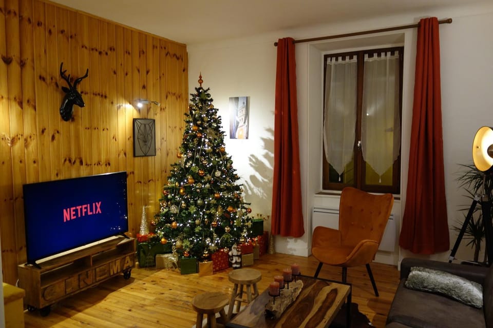 Winter, TV and multimedia, Living room