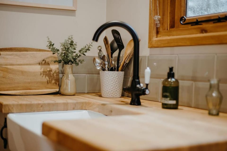 Shepherds Hut Apartment in Allerdale District