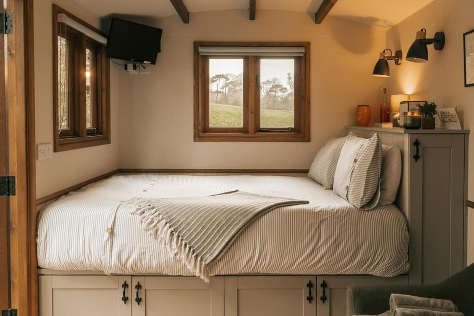 Shepherds Hut Apartment in Allerdale District