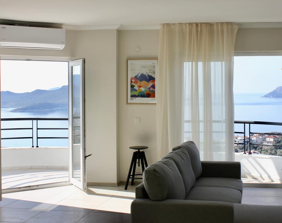 Living room, Sea view