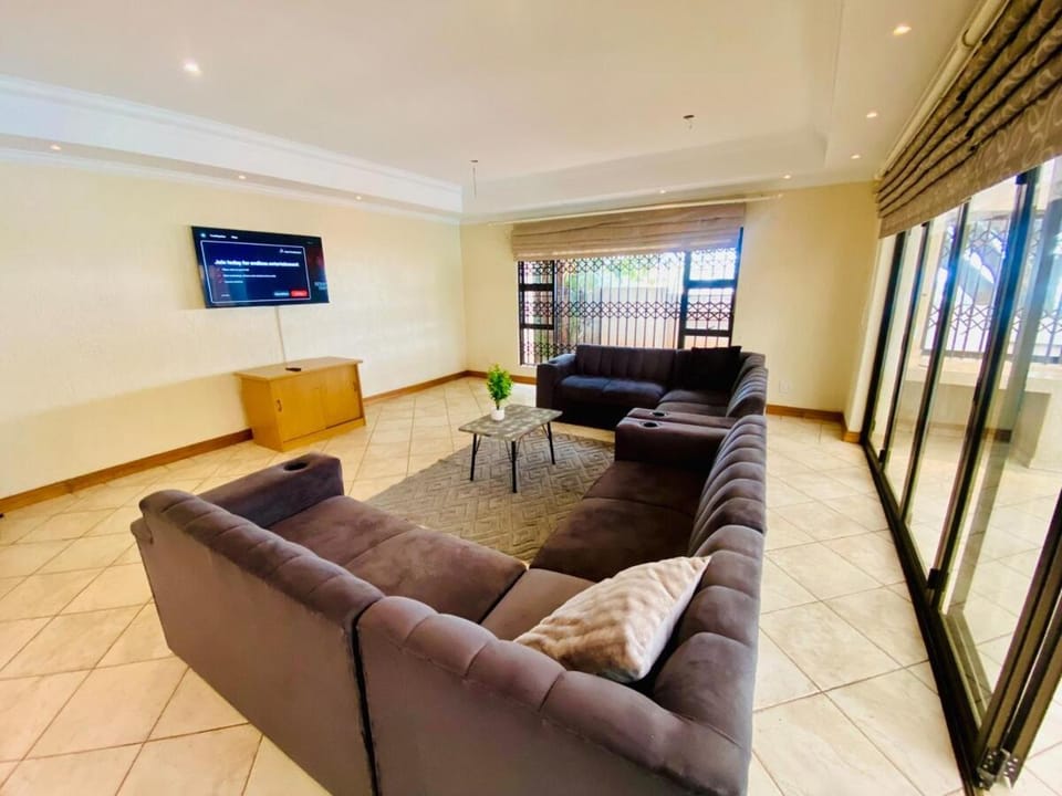 Bamboo Ridge Villa Constantia Villa in Roodepoort