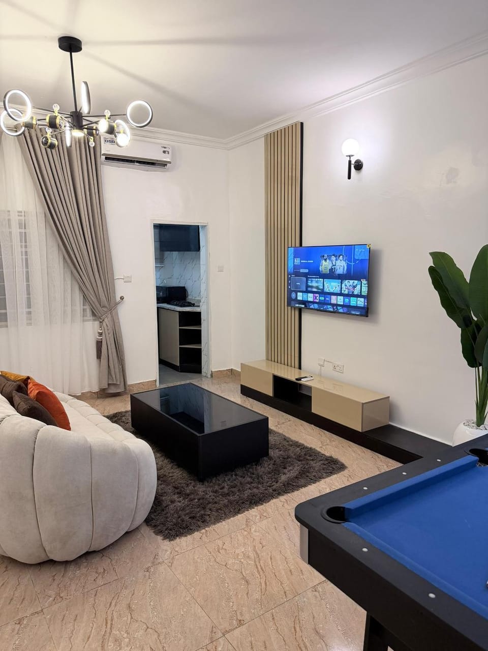 1 Bedroom with Snooker- Wuye City Center Apartment in Abuja