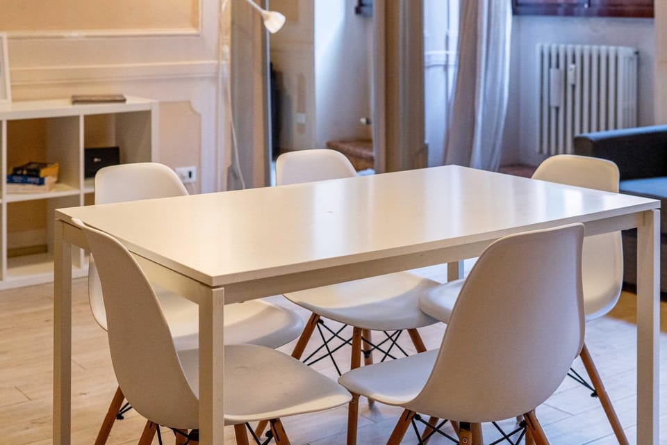 Living room, Seating area, Dining area, internet