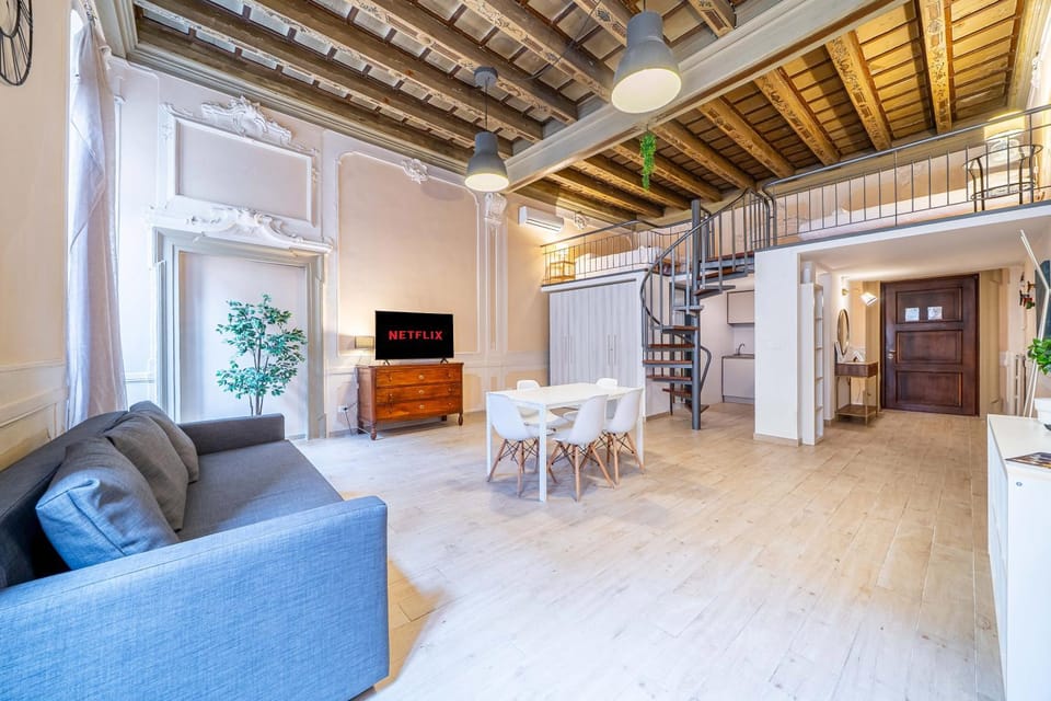 TV and multimedia, Kitchen or kitchenette, Living room, Seating area, Evening entertainment