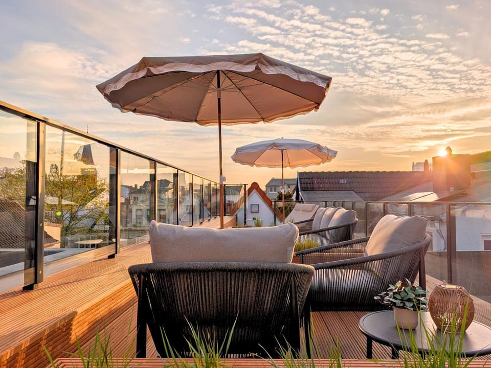 Balcony/Terrace, Seating area, Sunset