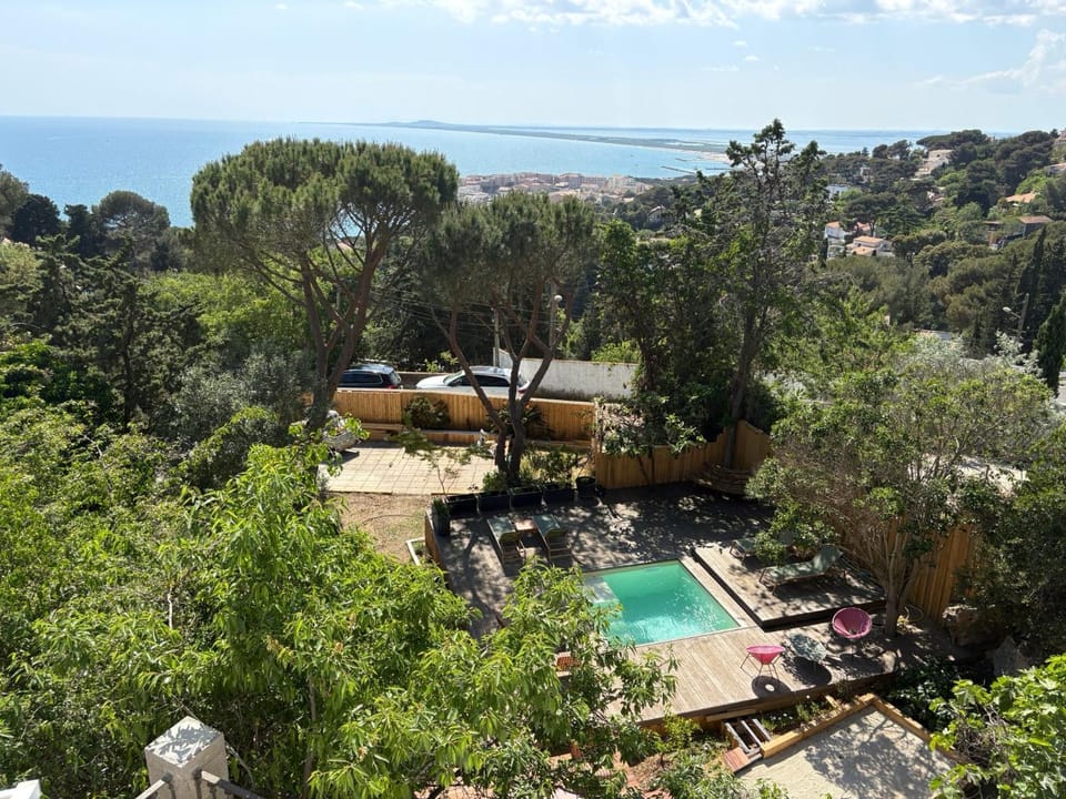 Garden view, Landmark view, Pool view, Sea view